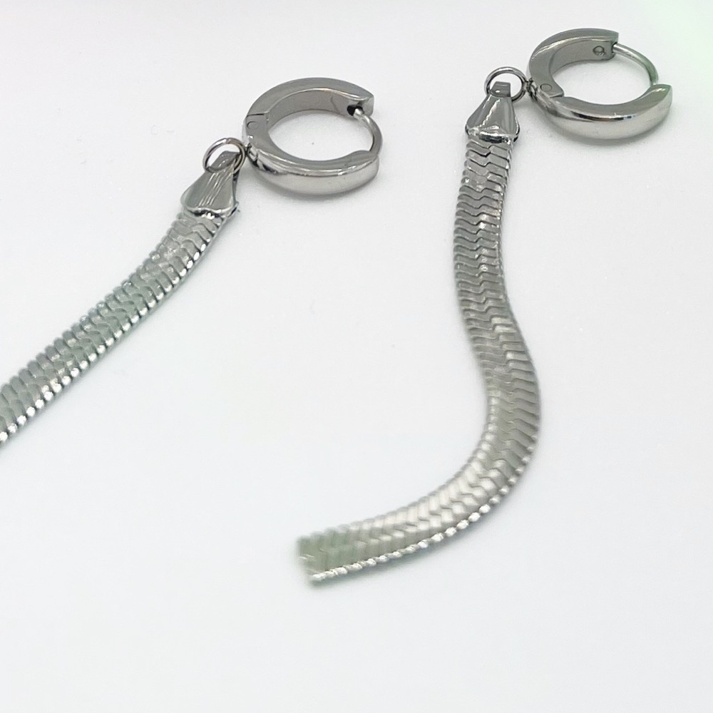 Silver drop/dangle earring